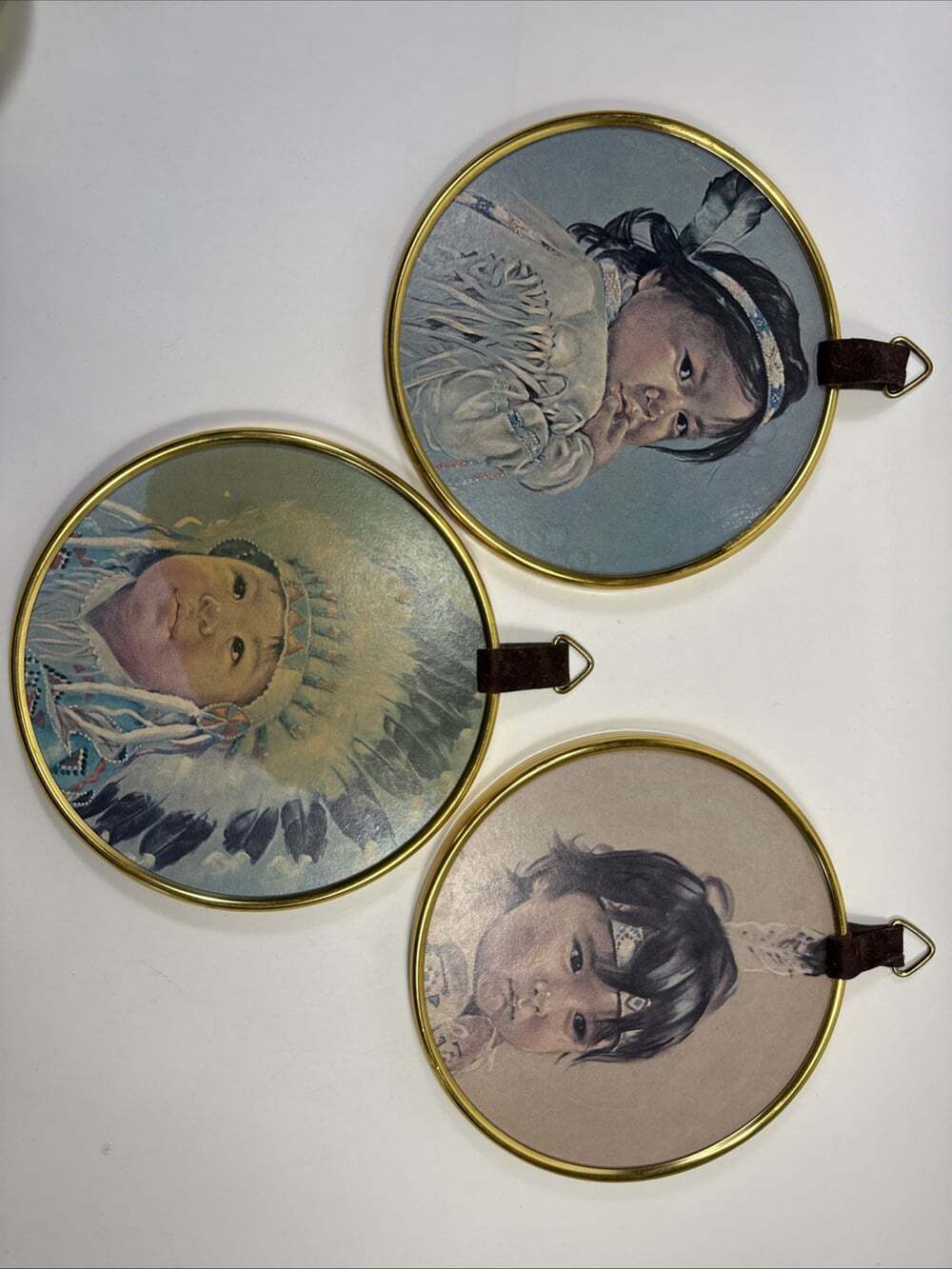 Vtg Set Of 3 Gold Round Frame Indigenous Children Portrait Ecstasy Giftware L2